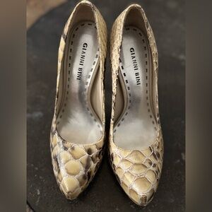 Gianni Bini Beige Snakeskin Heels